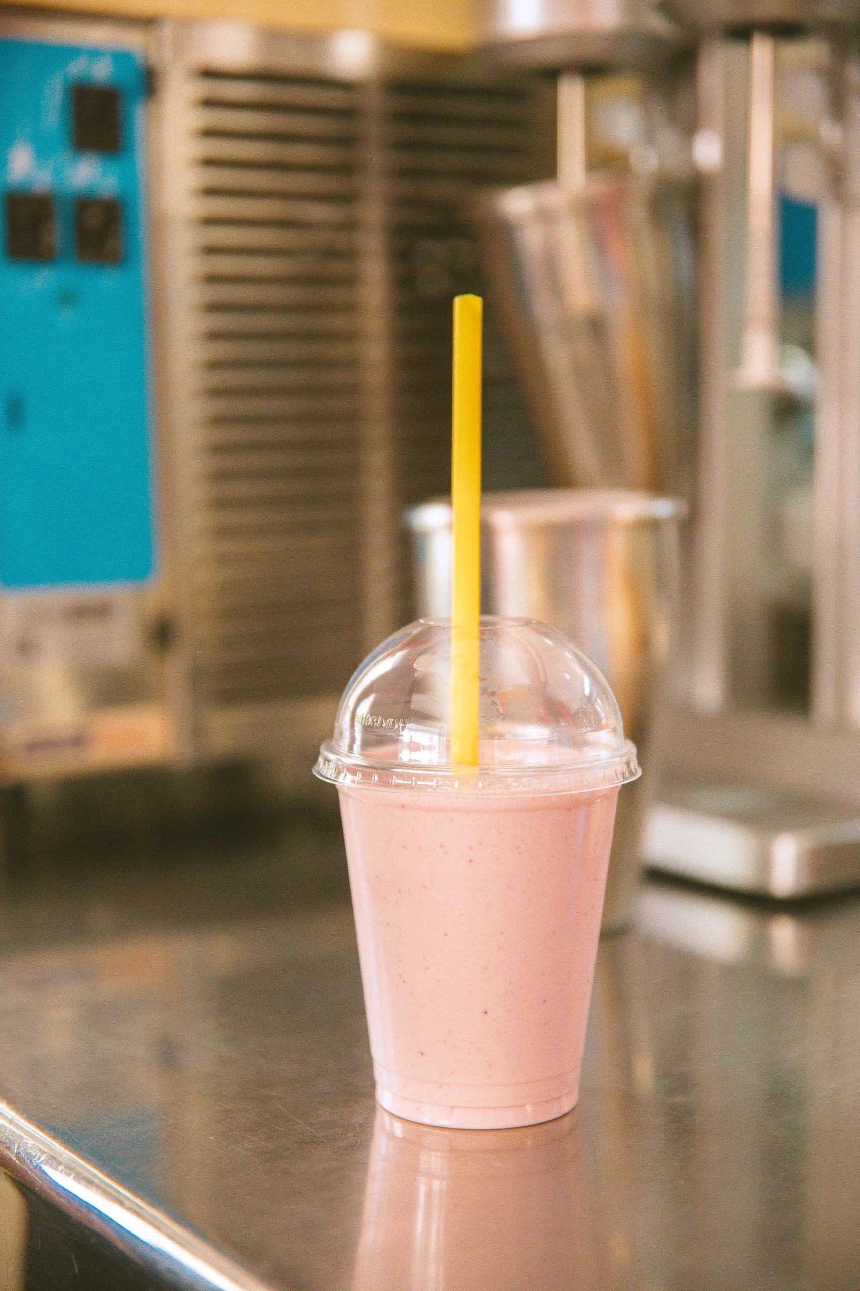 Batido cremoso de frutas tropicales naturales
