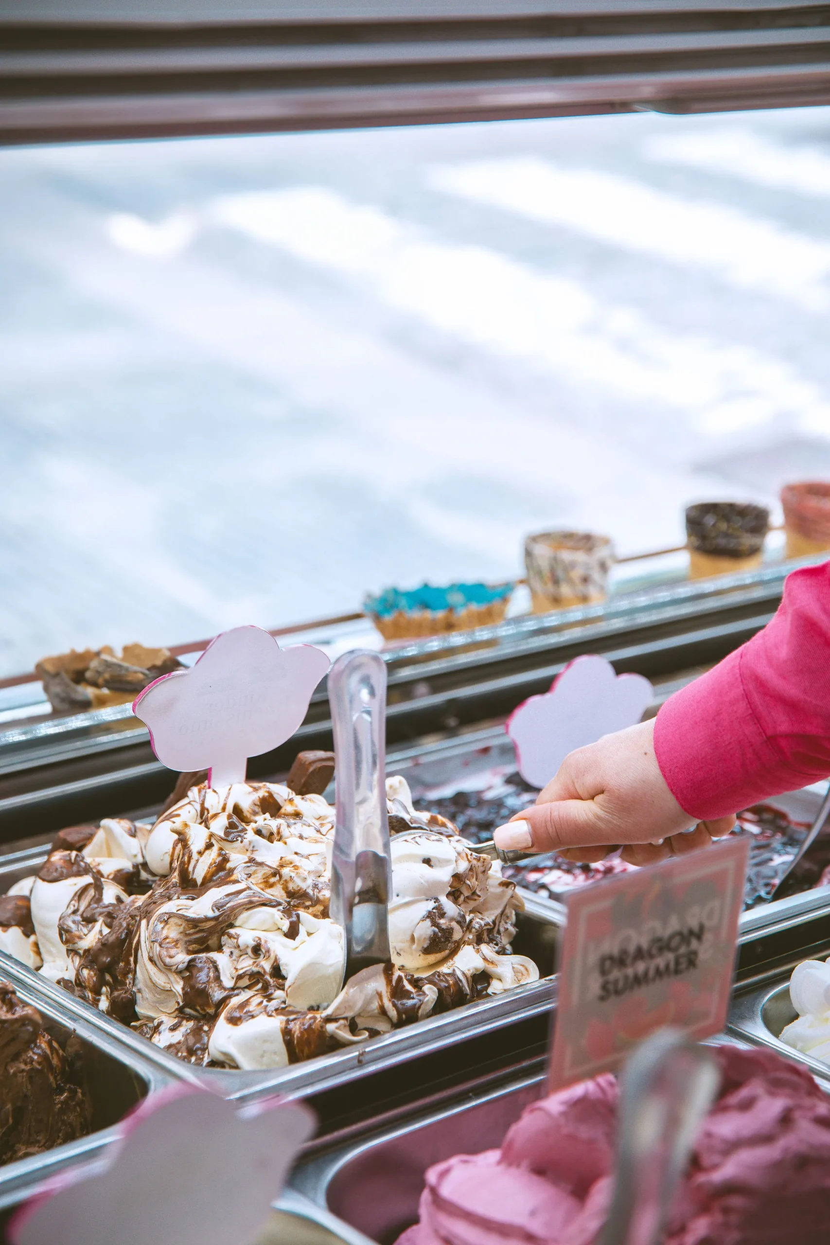 Helado artesanal Fior di Granada con frutas frescas