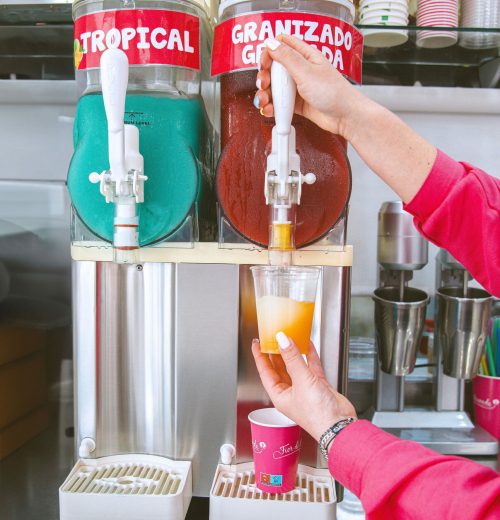 Mezcla de helado artesanal en Fior di Granada